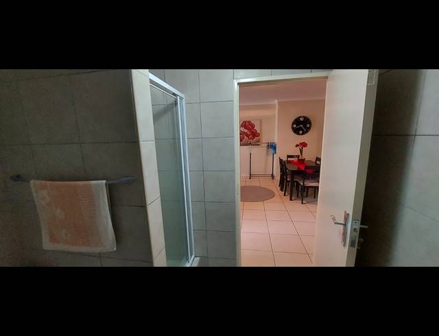 2 BEDROOM APARTMENT FOR SALE IN UMHLANGA RIDGE